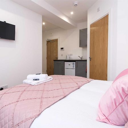 Sublime Stays Webberley Stylish Studio Stoke City Centre Stoke-on-Trent Exterior photo
