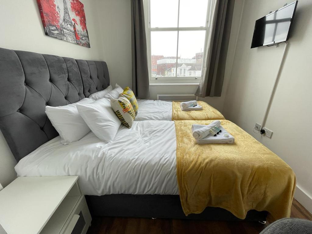 Sublime Stays Webberley Stylish Studio Stoke City Centre Stoke-on-Trent Exterior photo